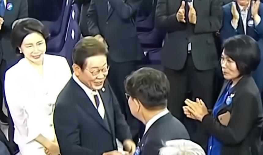 韩国政坛上演超大胆操作！李在明直接赌上政治生涯，不再延续以往的强硬对朝套路，特意