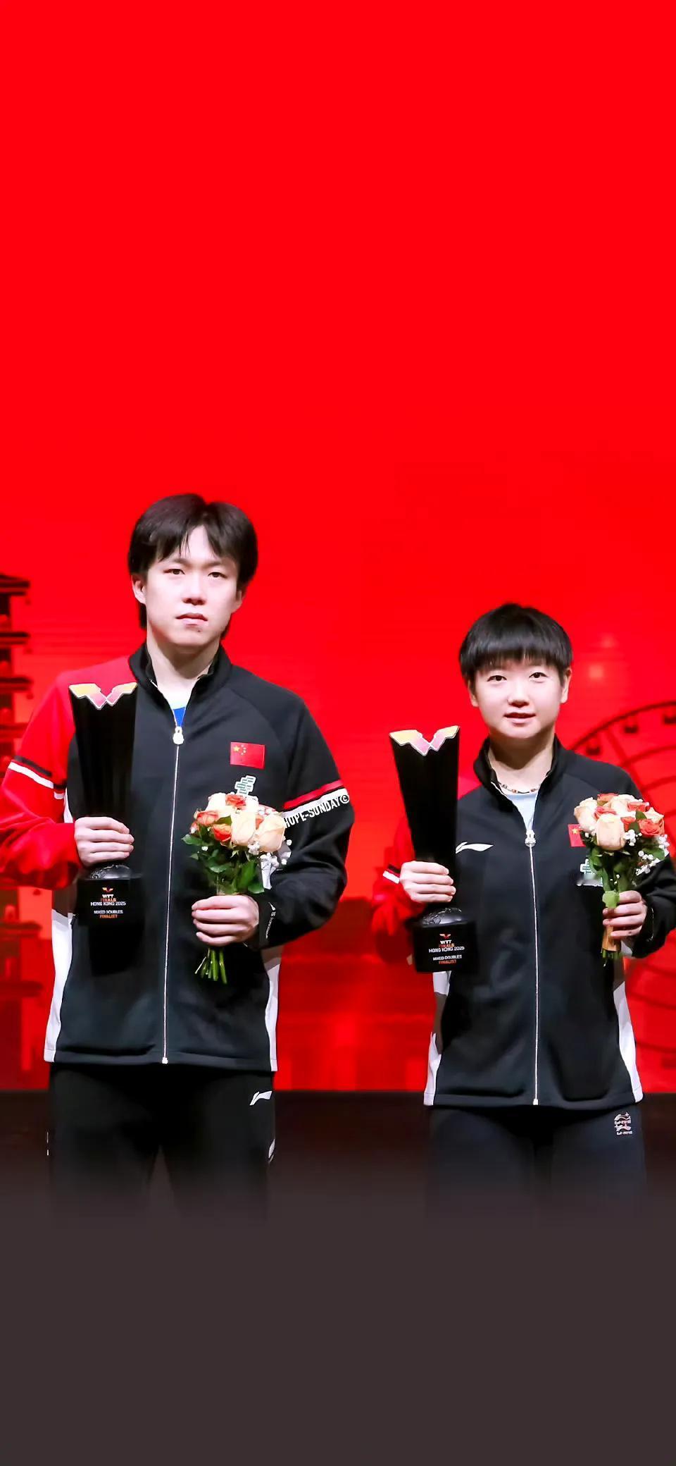 央视记者问王楚钦：你想过放弃吗？王楚钦坦然地说：想过。记者又问他：为什么没这