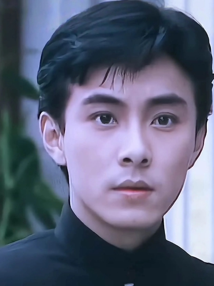 什么？这是张卫健？