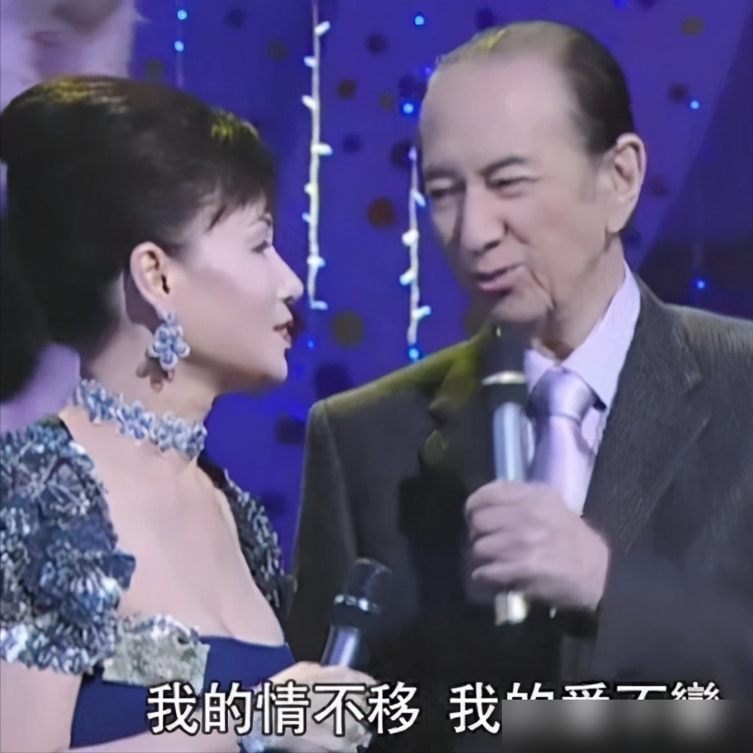 赌王三太陈婉珍，住着豪宅养着猫，却连亲儿子离婚都懒得管。她儿子何猷启离婚没几天，当妈的直接把婚房挂牌