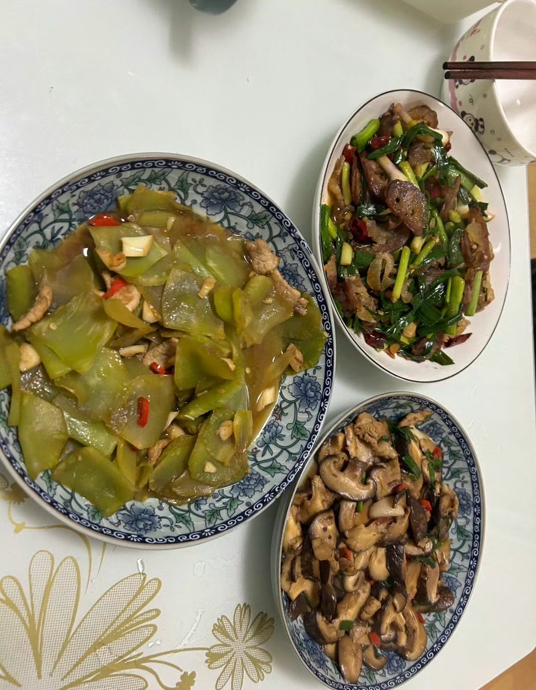 同居七个月发现女朋友偷懒！！！