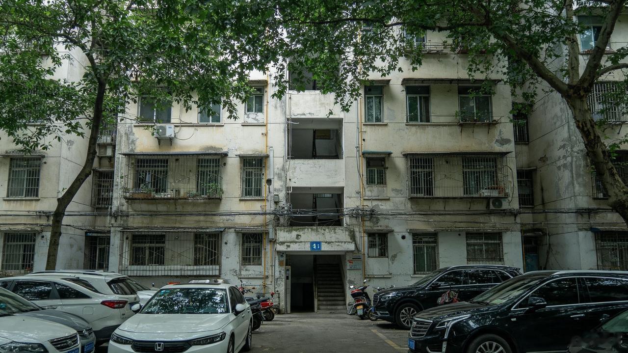 哪些房子正失去变现价值如今楼市早已告别普涨时代，最大的变化不是房价涨跌，而是