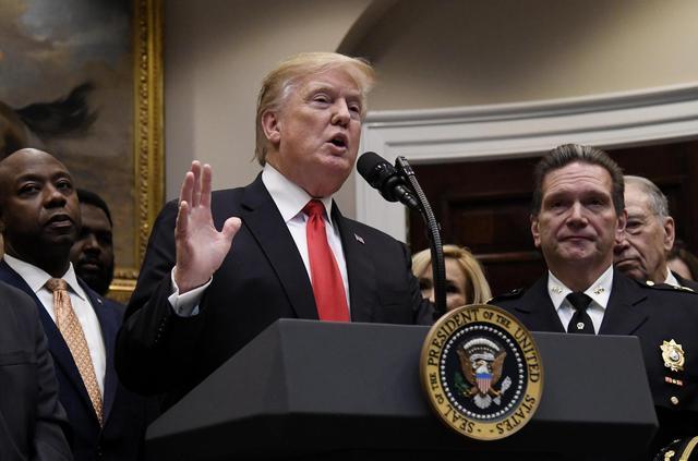 特朗普邀中俄建新联合国！普京积极，中方12字回应，格局高下立判特朗普突然“