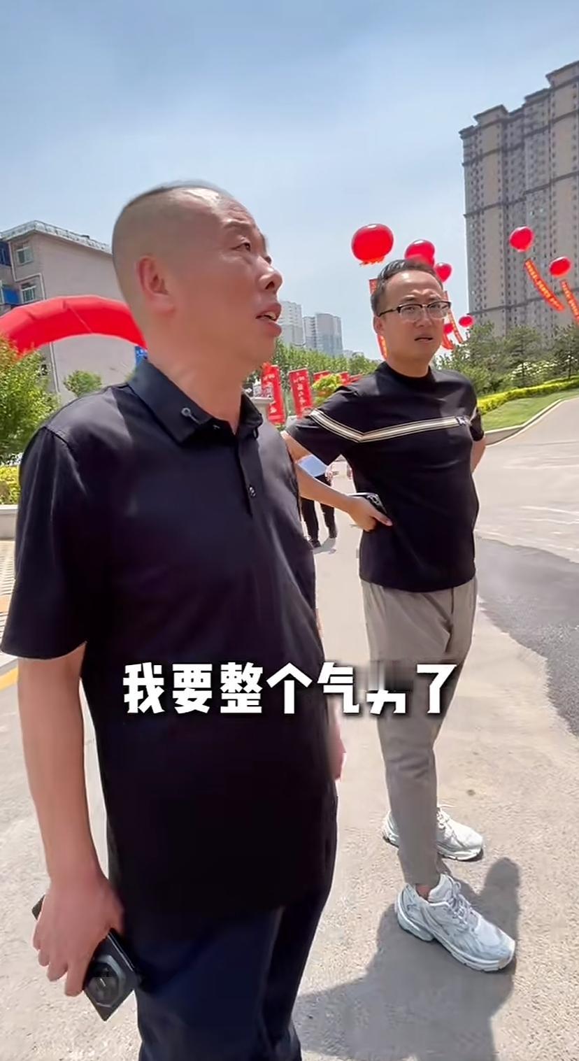 太原亿家亲北城店明天开业，今天老板忙的跑了，既要把气势搞起来，又得安全绝对没问题