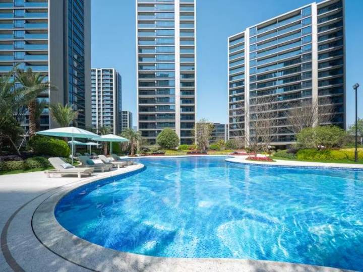 杭州地产“一哥”滨江集团及多子公司密集被执行, 涉案数亿