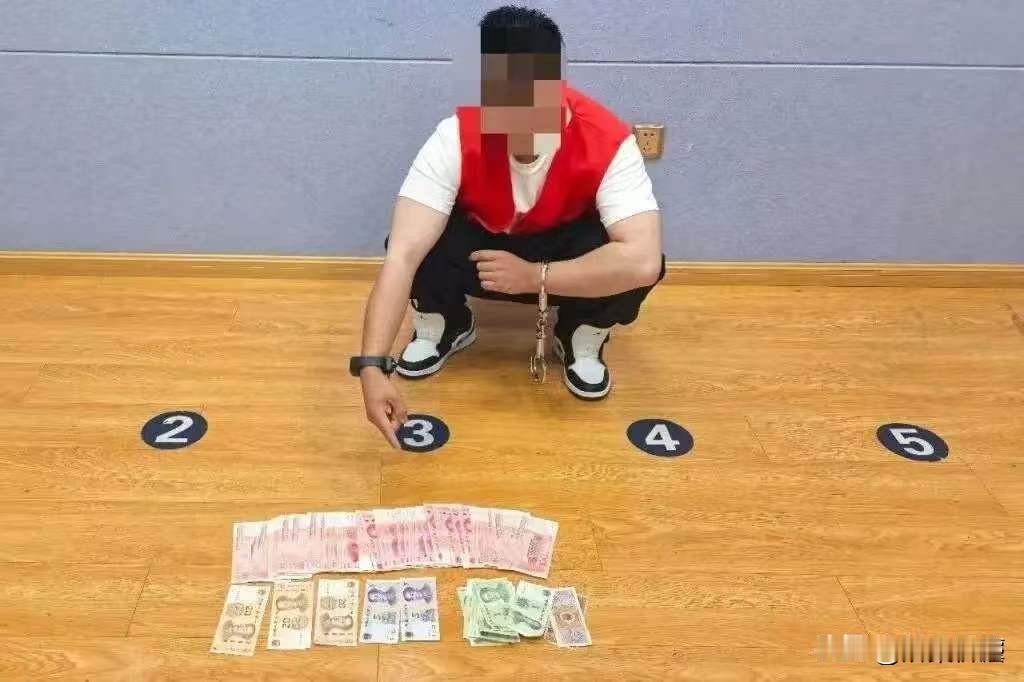 打工人太难了！云南曲靖，男子在雇主家打零工，活干完了工钱却一直被拖欠。家里急等用