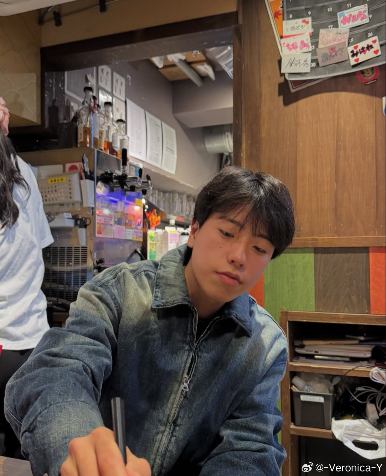 现在部分乒男光靠贩卖别人的隐私已经不能满足自己日益膨胀的财富需求了更是开辟了“乒