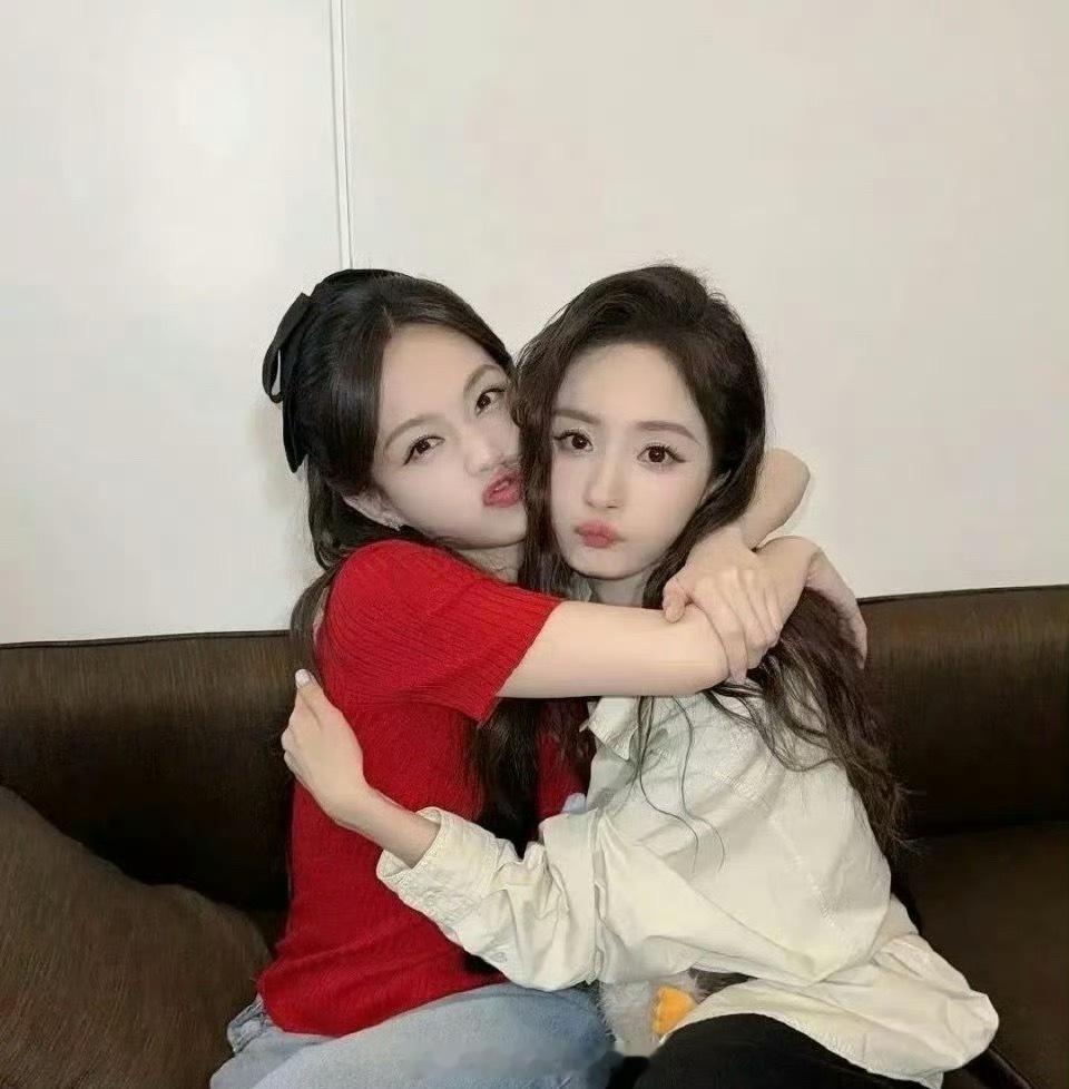 好神奇，杨幂和李一桐关系居然这么好，有什么交集吗​​​