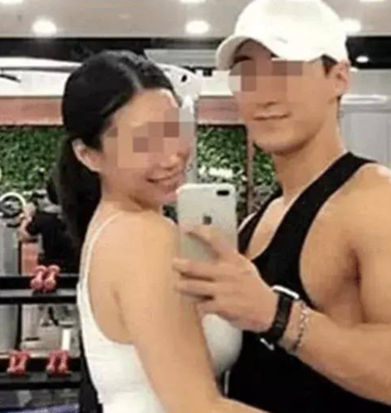 太狗血啦！浙江这事又爆火了。已婚女子何倩雯与健身房教练俞亮发生不正当关系，还意