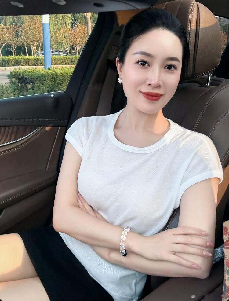 迷人风韵老板娘​​​