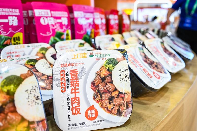 两元一餐，还“禁止新鲜肉菜”，他开的预制餐厅竟无人反对！近来，预制菜话题热度颇高