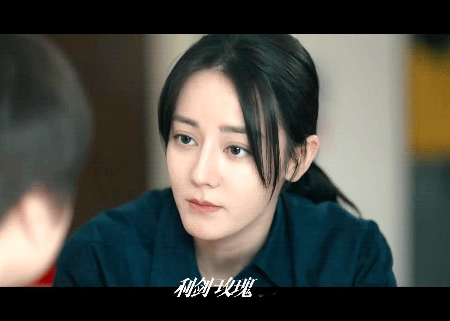 人民文娱评利剑玫瑰这几天追下来发现，利剑玫瑰不光讲警察怎么抓坏人，还说了很多被