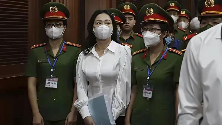 有钱能使鬼推磨照进现实！68岁的越南女首富张美兰，本来是要判死刑的！不过由于张
