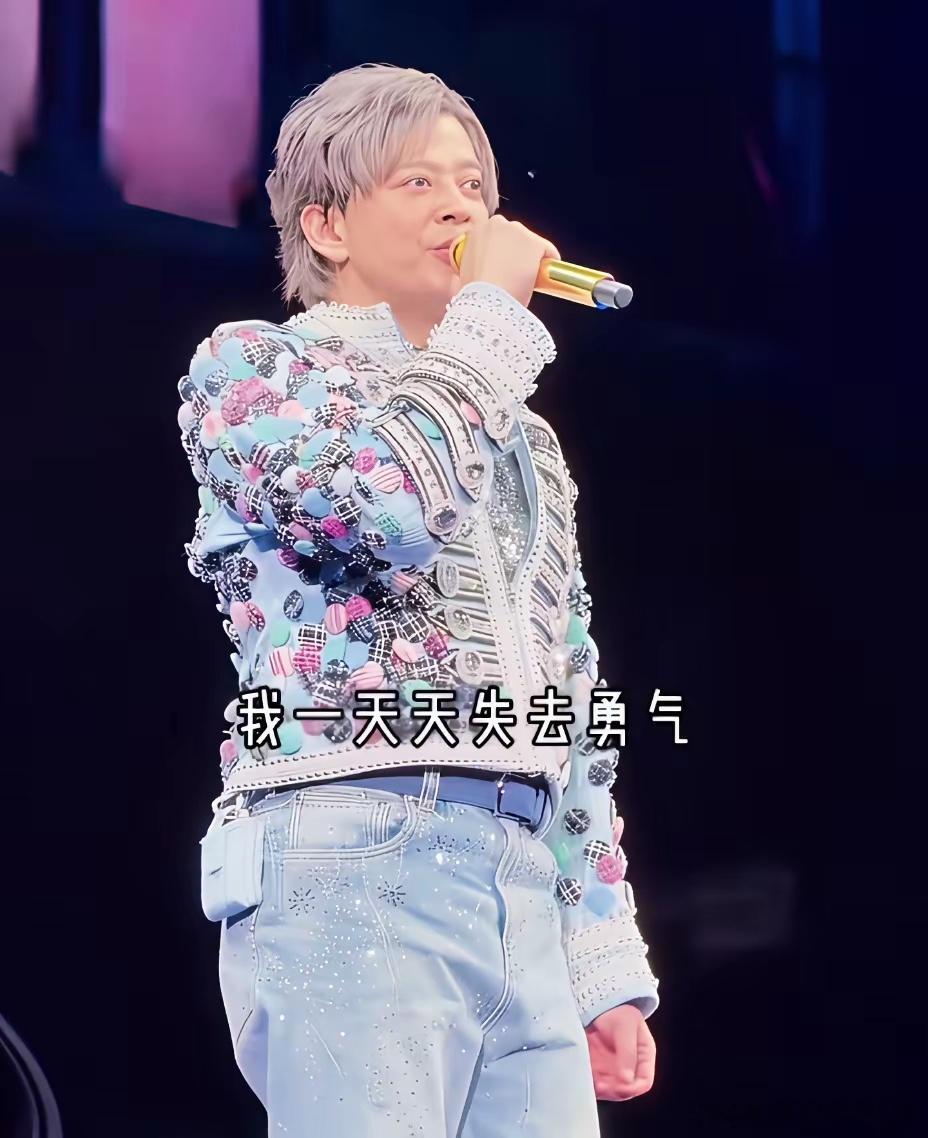 陈晓东如今的外形打扮都姨化了，曾经他可是比谢霆锋都还要帅的男人。