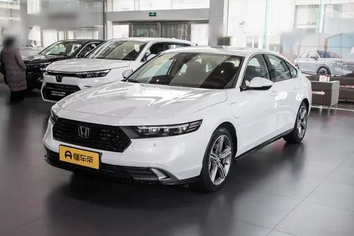 20万左右看雅阁PHEV，买新尊贵版还是二手旗舰版？ 如果预算放在20万左右