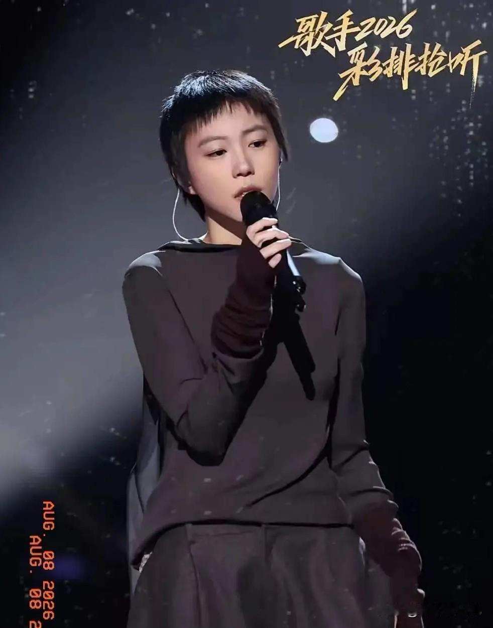 万妮达请吴碧霞，我忍了，胡彦斌请韩磊，我也忍了，但没想到的是，窦靖童的帮唱嘉