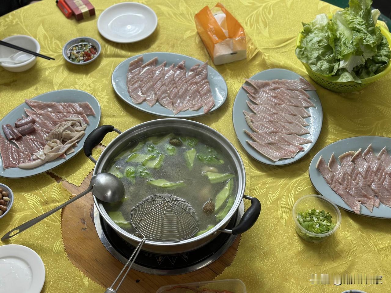 没有什么是一顿美食不能解决的！有的话就两顿[捂脸哭][大笑][呲牙笑]