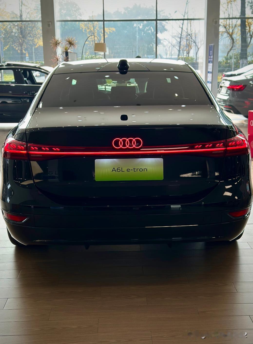 这还是大家见过的奥迪A6L吗？我想问问第一眼你看见这台奥迪A6L能给什