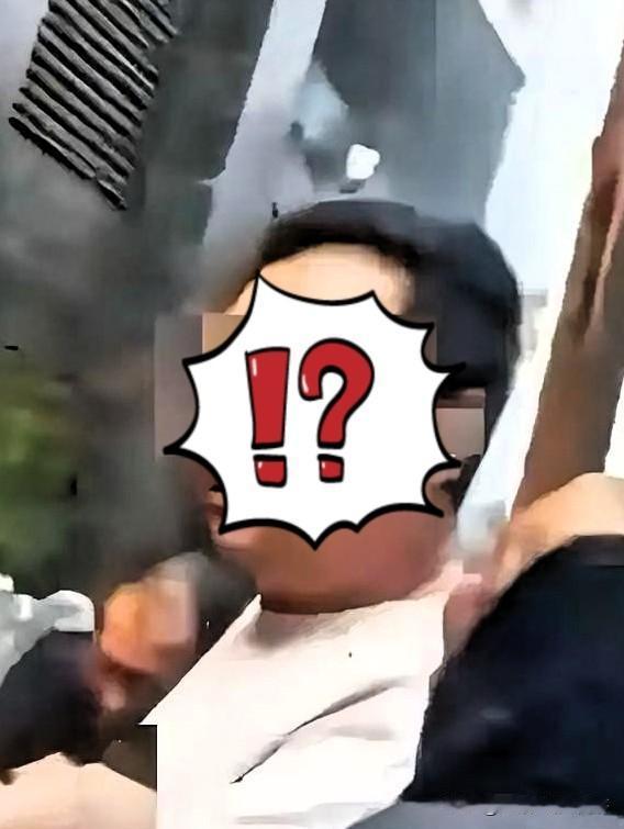连云港那场火灾，有个细节细想起来真的让人不寒而栗。。。事发时他和老婆孩子仅隔