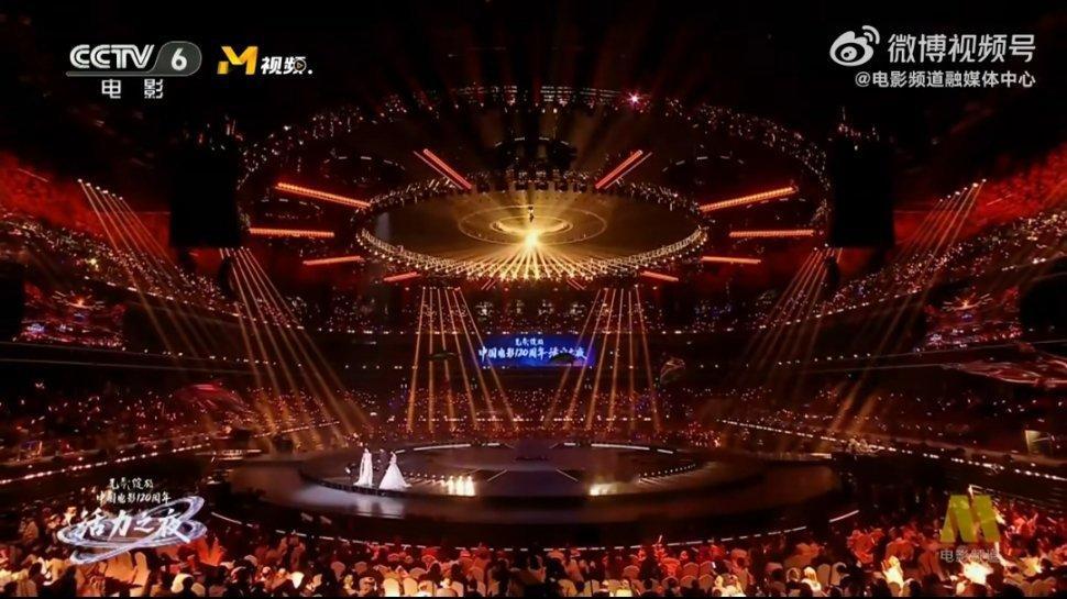 黄子弘凡对着谢娜清唱张杰的歌黄子弘凡对着谢娜唱张杰的《勿忘心安》，还邀请娜姐一起