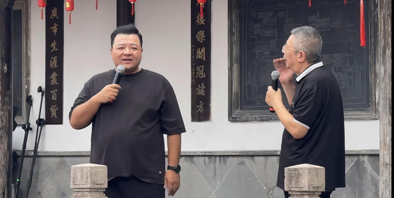 昨天去嘉定南翔国潮会现场看到了两位滑稽演员钱懿和陶德兴的表演，钱懿一直是快人快语