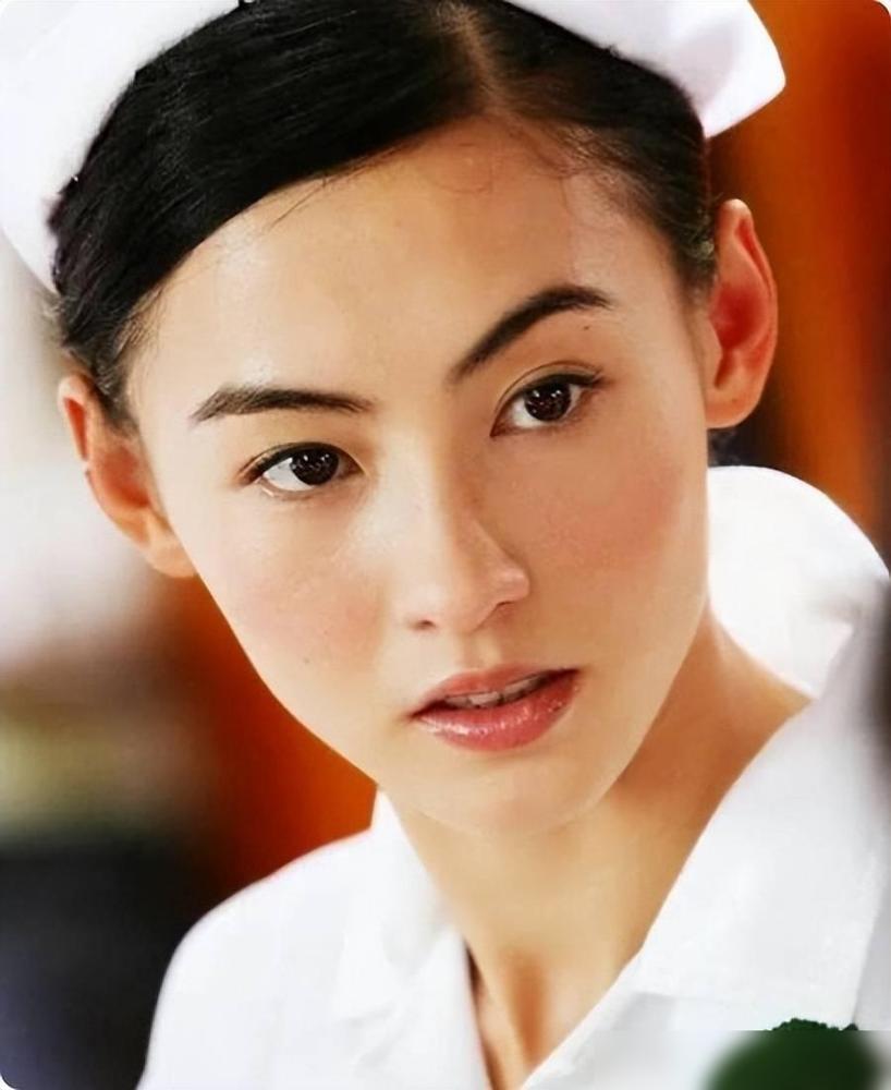 有一个人，如果张柏芝愿意，她立马能获得1276万港元，不是求助谢霆锋，也