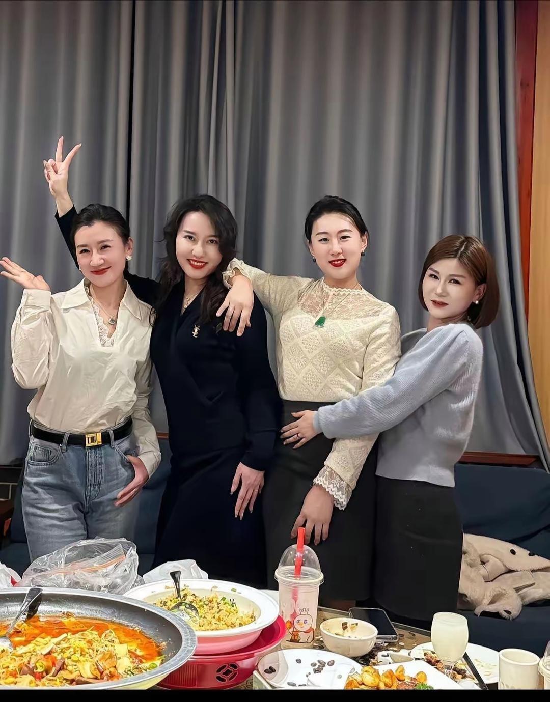 以你们的审美你们觉得谁最漂亮？我觉得最右边的这个很漂亮，很可爱的样子，你们觉得哪