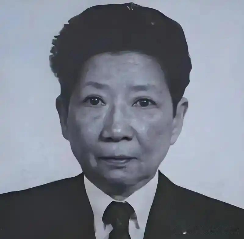 孔令伟臭名昭著，一生恶行累累，宋美龄为何无原则溺爱六十余年？手枪当街打死警察