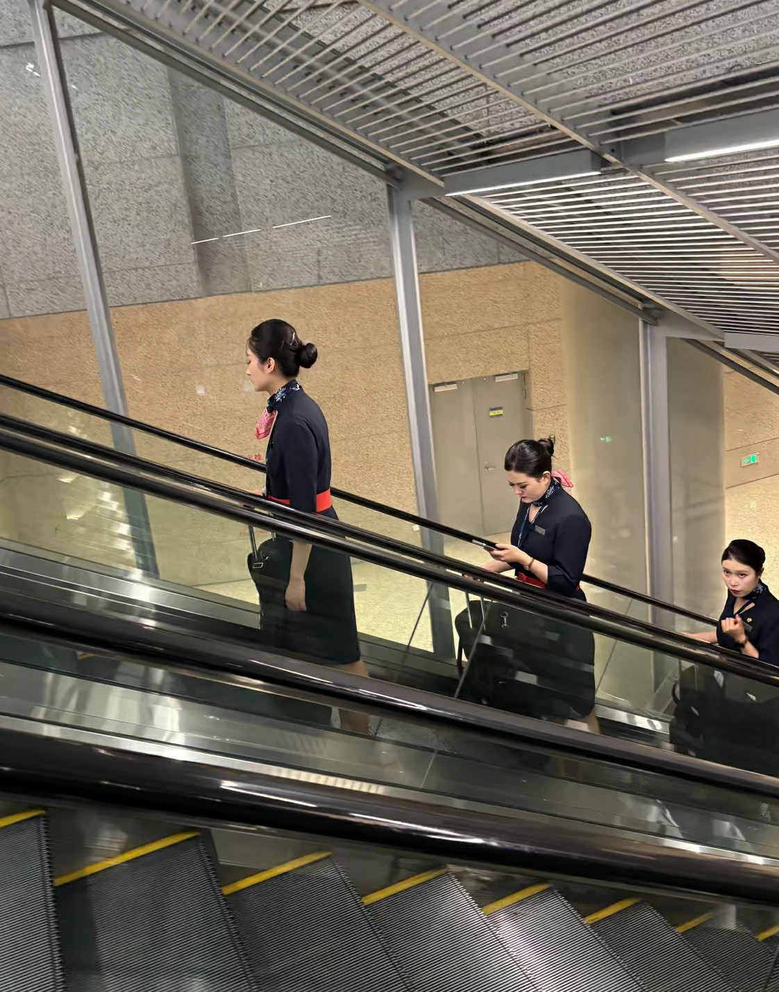 东航姐姐们