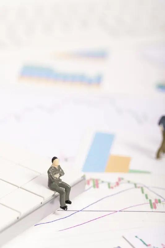 炒股千万别指望一夜暴富。在股市里待久了，越来越觉得，真正让人舒服的行情不是暴