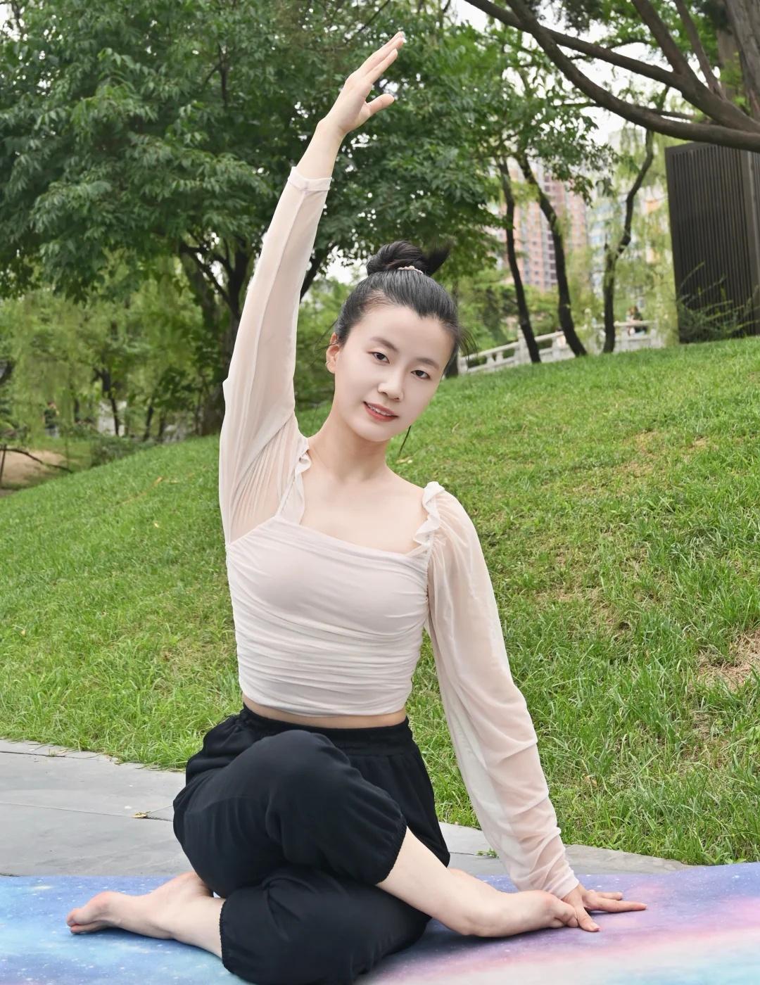 身体的觉醒与自由始终掌握在自己手上～瑜伽入门呼吸是瑜伽的灵魂大自然瑜伽瑜