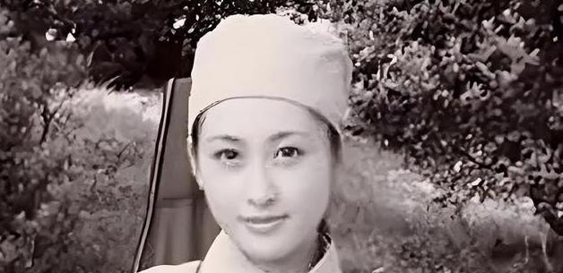 1950年，一次剿匪战斗中，一战士死死地盯住了女尼姑丰满的胸脯，排长不禁气得青筋