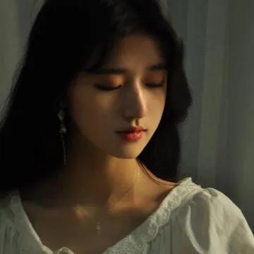 看一看这对情人之间的对话，你感受到了什么？他：亲爱的，你睡了吗？我肚子疼的厉