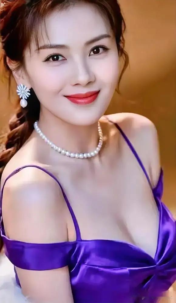 刘涛的美可以说㤥入人心，从屏幕到春晚垓化了无数个形象