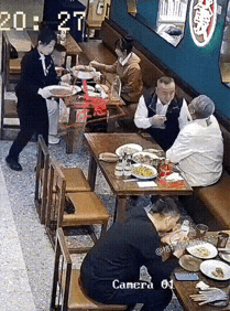 我要是有这种朋友，都会觉得丢人。