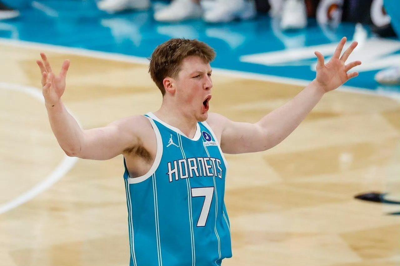 克尼佩尔三分王要悬了！今天黄蜂客场挑战活塞，结果以100：118惨败。本场最让人