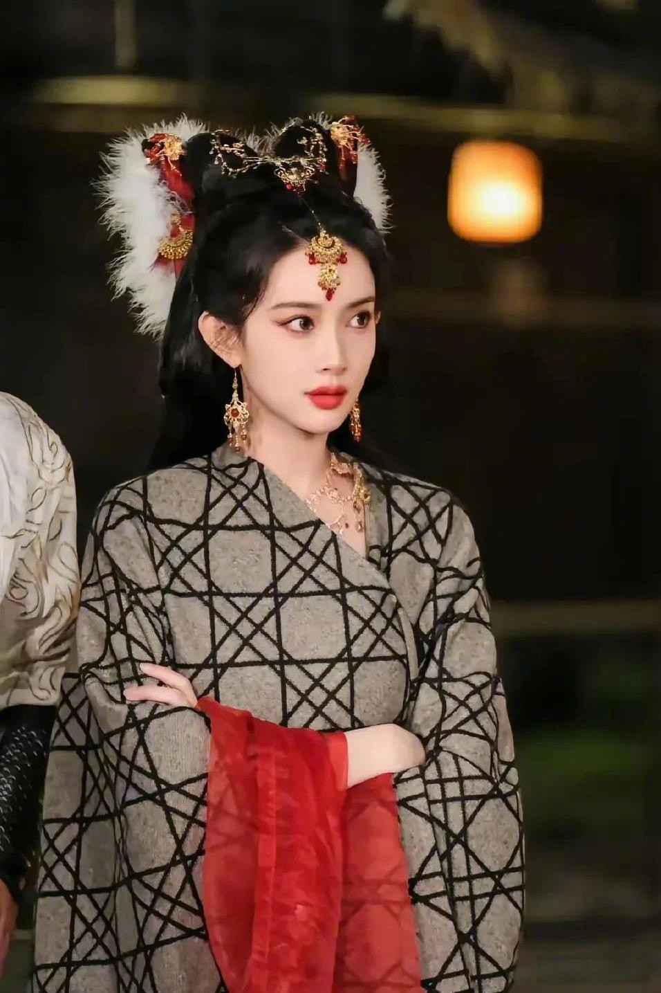 将门毒后本来网传让迪丽热巴演，而且热巴比孟子义年纪还大，孟子义才31岁，热巴都3