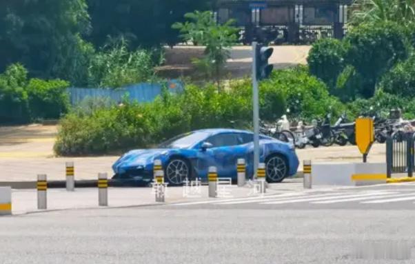 几张似乎是腾势Z量产版本的伪装路试照片，分辨率有点低凑合看个大概吧……[捂脸哭]从
