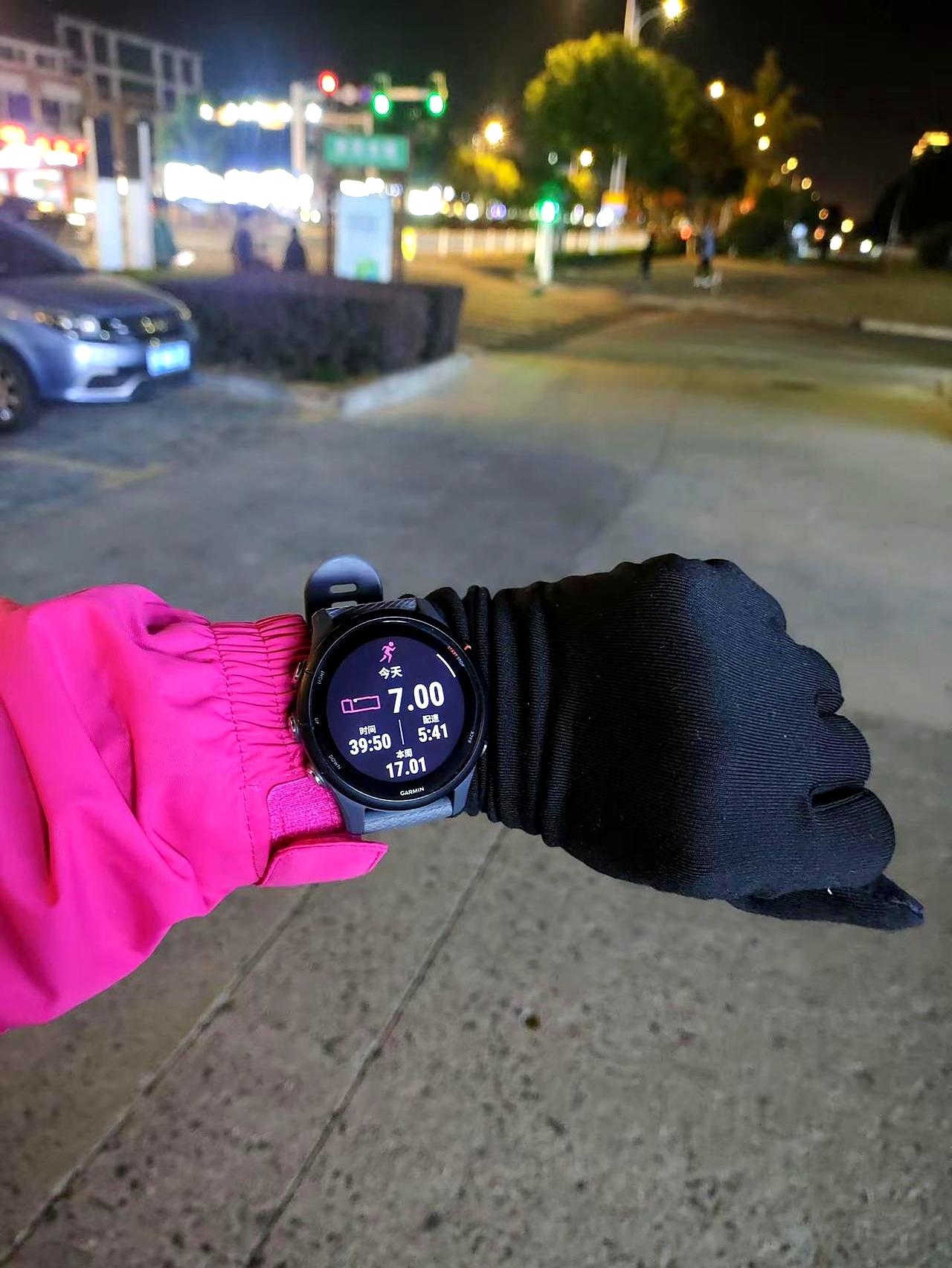 这就够了不是吗健跑步6年，跑量比不过别人，配速比不过别人。整个城