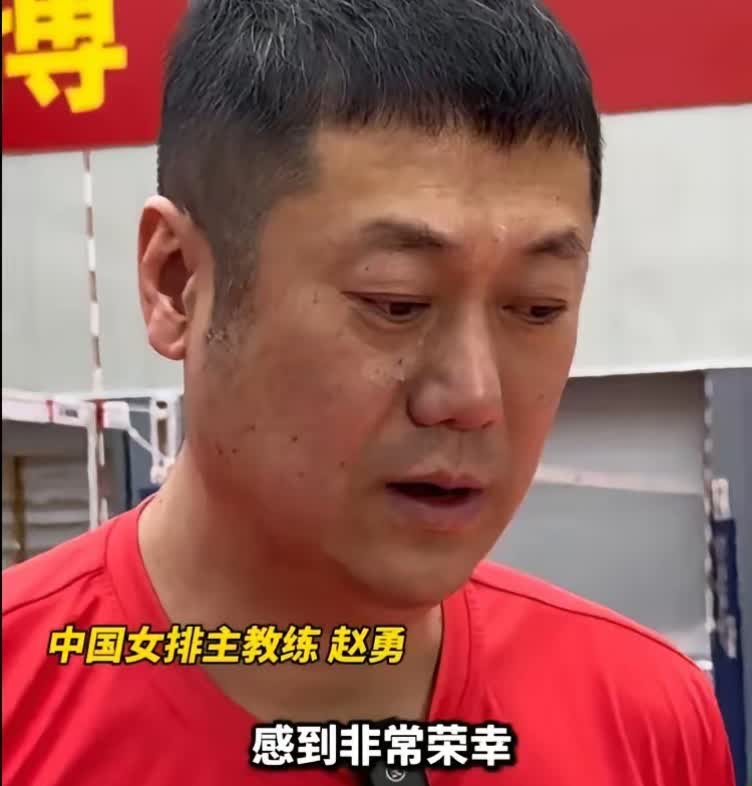 中国女排3：0比利时，赛后新任主帅赵勇说了三句肺腑之言，让人瞬间点赞！1、正