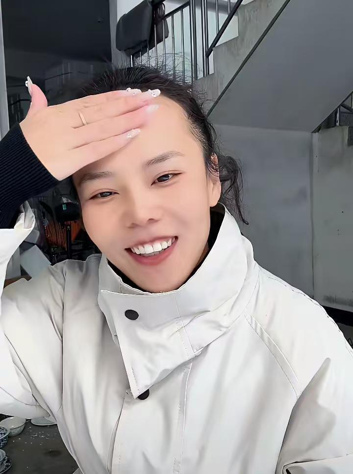 熊磊终于毫不掩饰，直接说自己比网友看得更清楚，是她说的蚊子叮了凱凱，许妈心疼的了