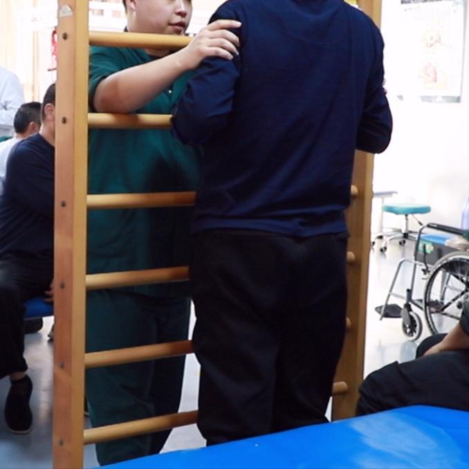 脑梗记住这四点，日子一天比一天好！第一点：吃对饮食调理是脑梗康复的重中之重。