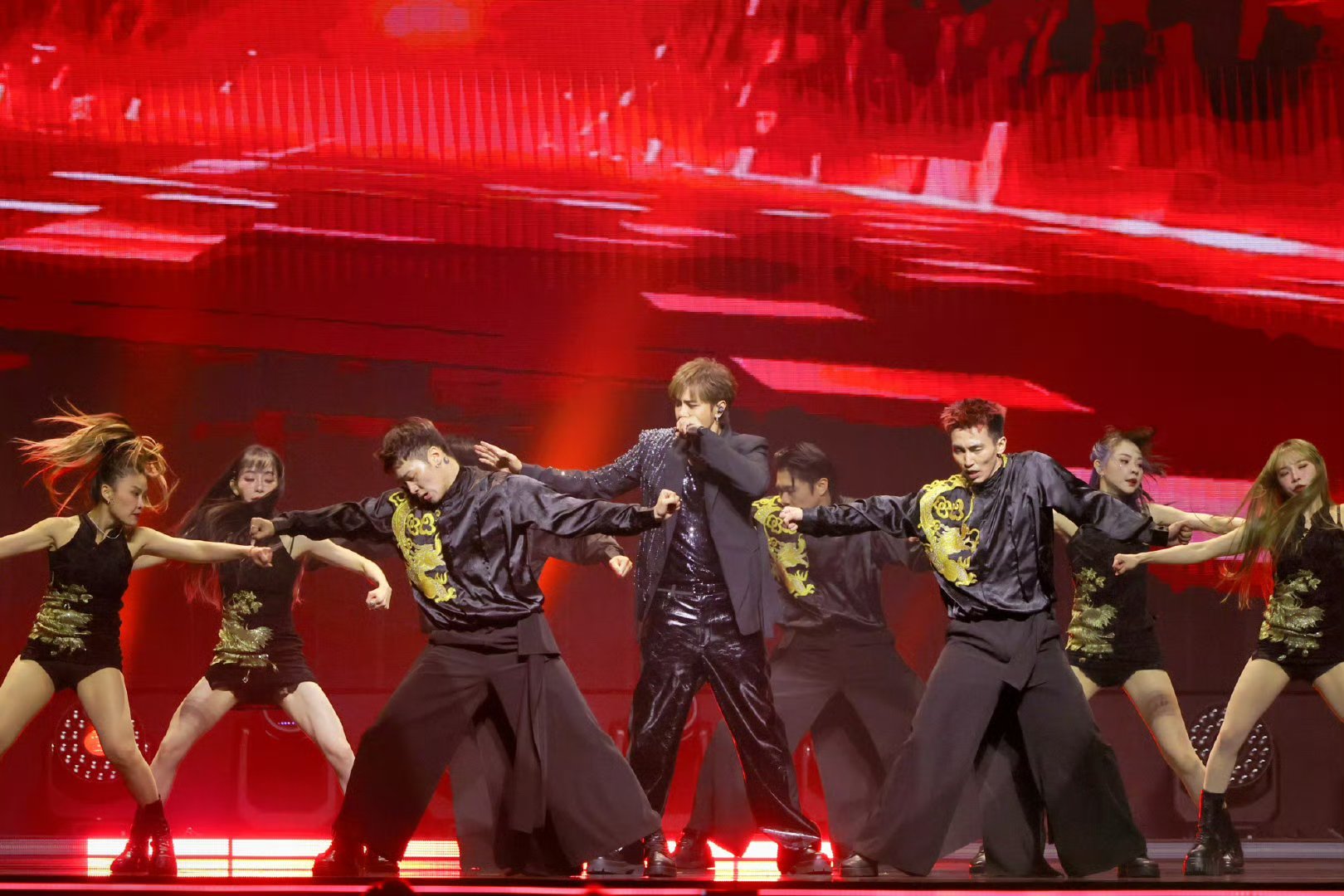 好想看罗志祥上披荆斩棘真的狠狠期待罗志祥上披荆斩棘！不愧是老牌亚洲舞王，一上台气