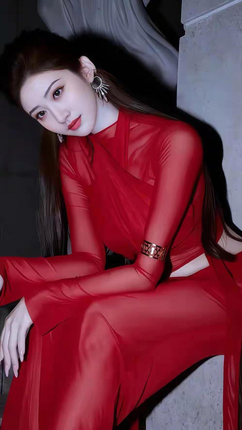 景甜状态真好，37岁依然优雅动人，魅力满满。