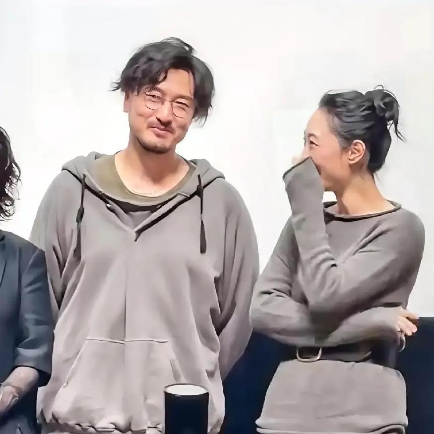 好像get到白百合生气的点了。多年沉寂，好不容易有一部作品获得大奖了，感觉