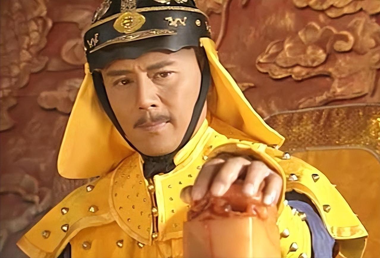 莽古尔泰说皇太极“针对”他，“欺负”他，这可能确实是实话，皇太极的行为符合当年互