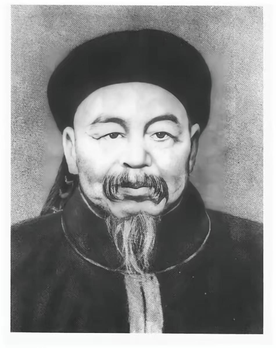 左宗棠收复新疆后，感到对不起负责西征粮台的王若农，此人跟了他十几年，却始终不能补