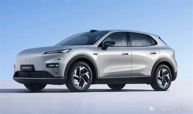 两种续航，五款车型；续航增加100km，涨1万块。全新深蓝S05开启预...