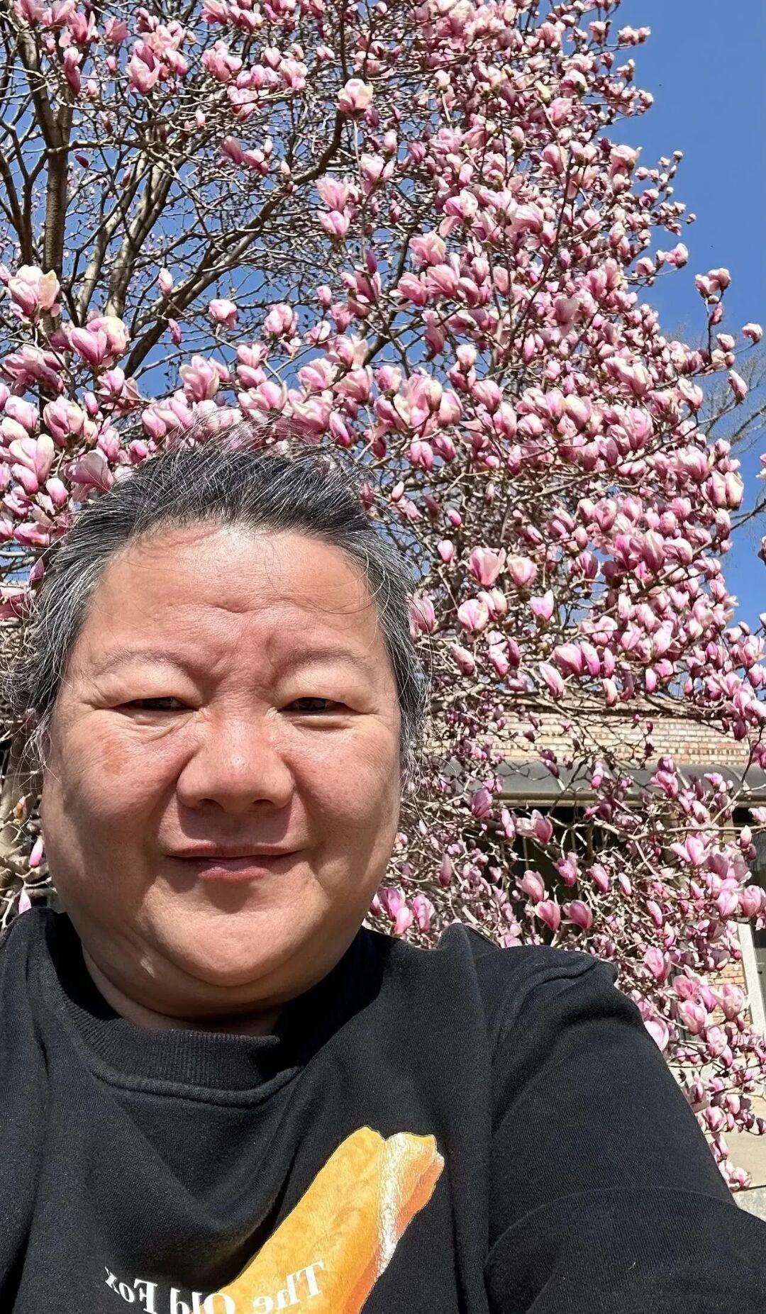 导演陈凯歌的前妻，洪晃！她很富裕，却打扮得很普通！如果你遇到她，你会想到她