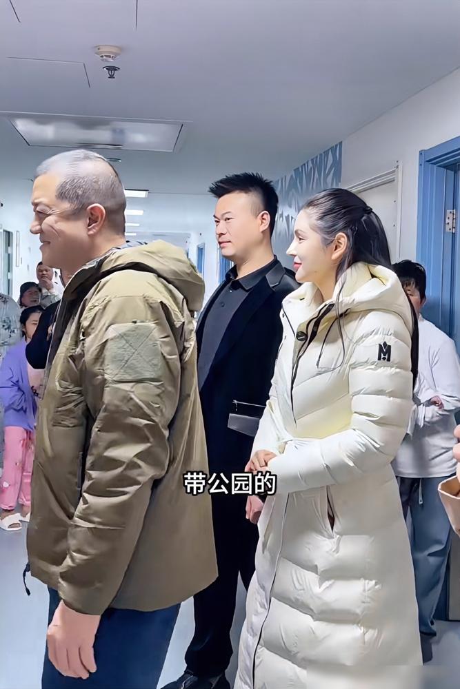 李亚鹏，给医院找了个带公园的家。从望京SOHO对面的高楼，搬到八里桥的绿树